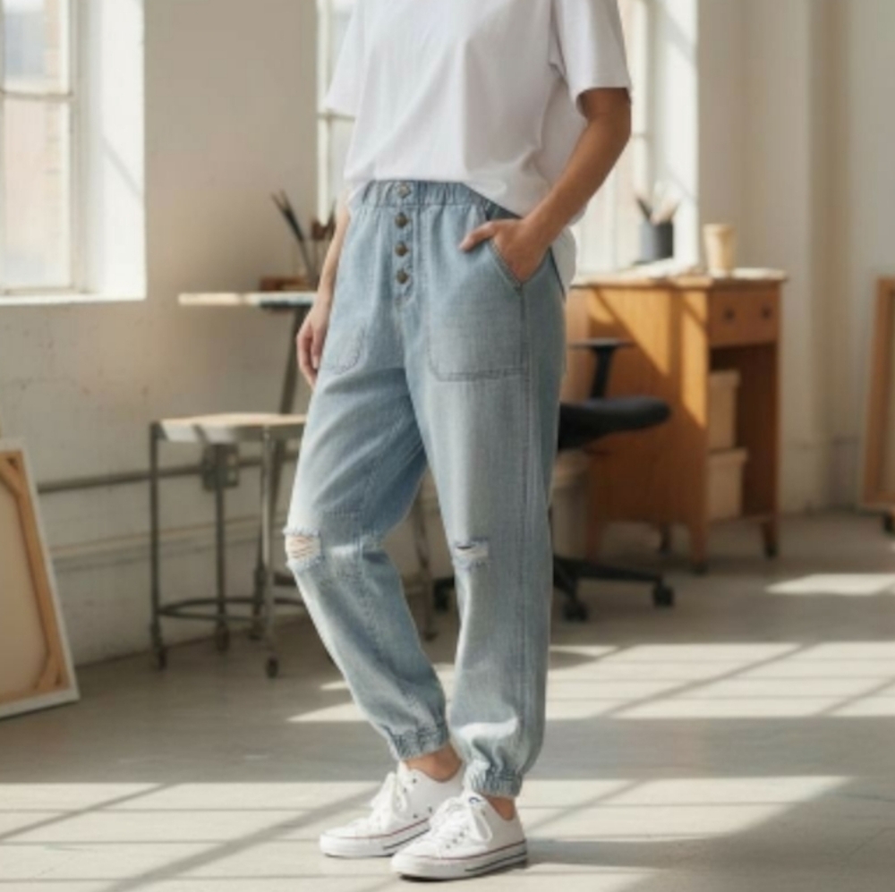 NWT Easel High Rise Denim joggers With Flat Front Pockets Women's Size Small
